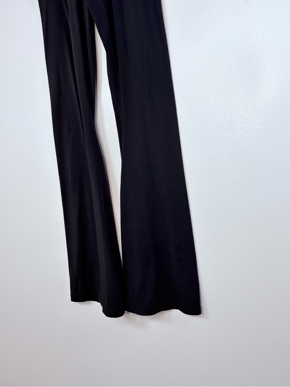 Offline by Aerie Crossover Waist Flare Leggings - Picture 3 of 7